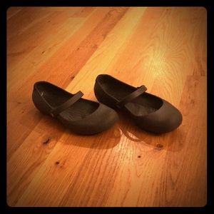 LIKE NEW - Women's Croc’s Brown Mary Janes Size 7.